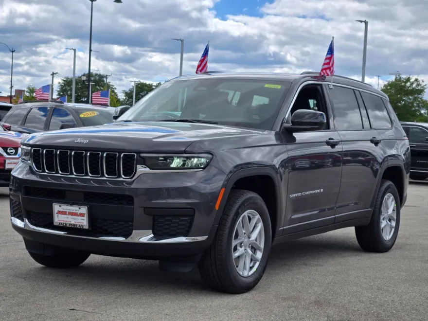 2025 Jeep Grand Cherokee Laredo X photo 1