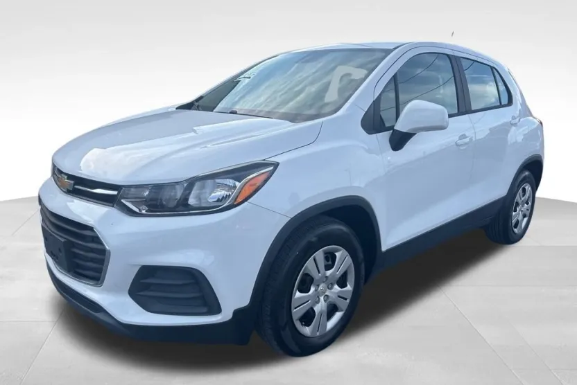 2017 Chevrolet Trax LS photo 1