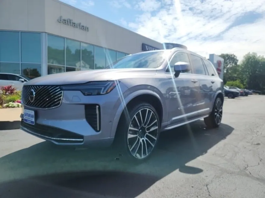 2026 Volvo XC90 Plus photo 1