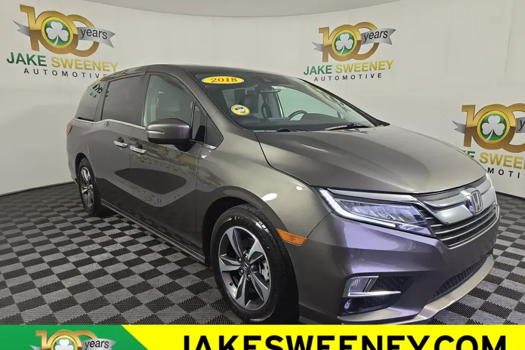 2018 Honda Odyssey Touring photo 1