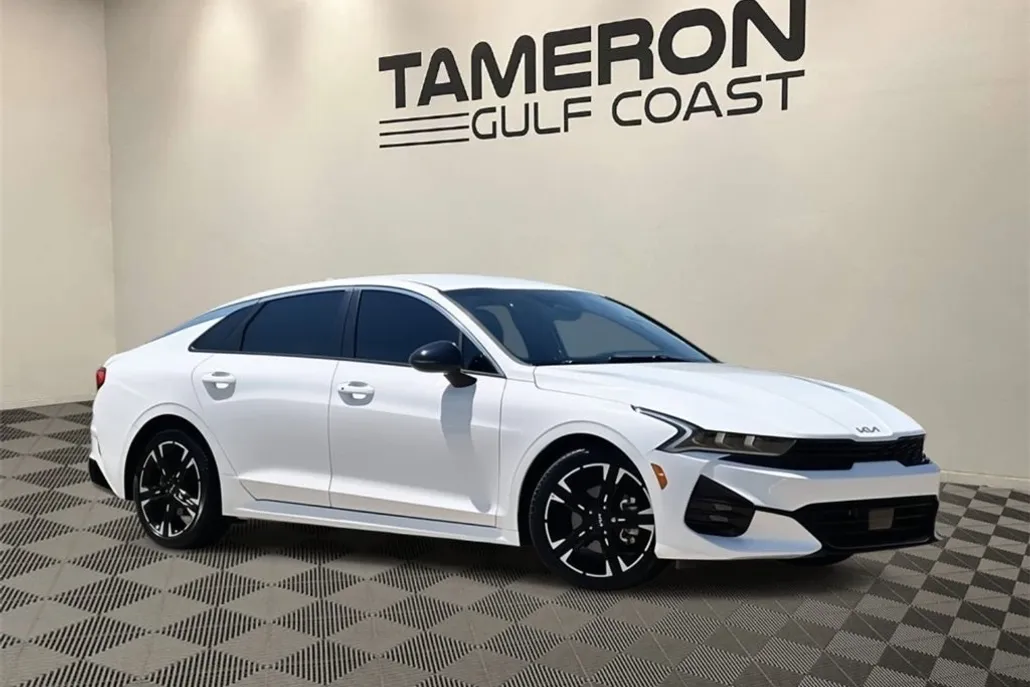 2023 Kia K5 GT-Line photo 1