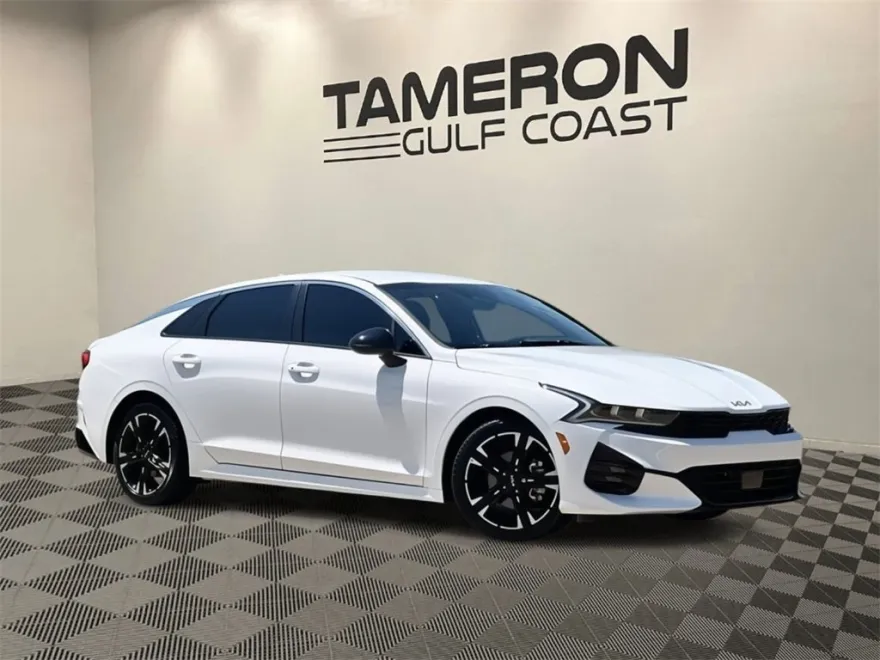 2023 Kia K5 GT-Line photo 1