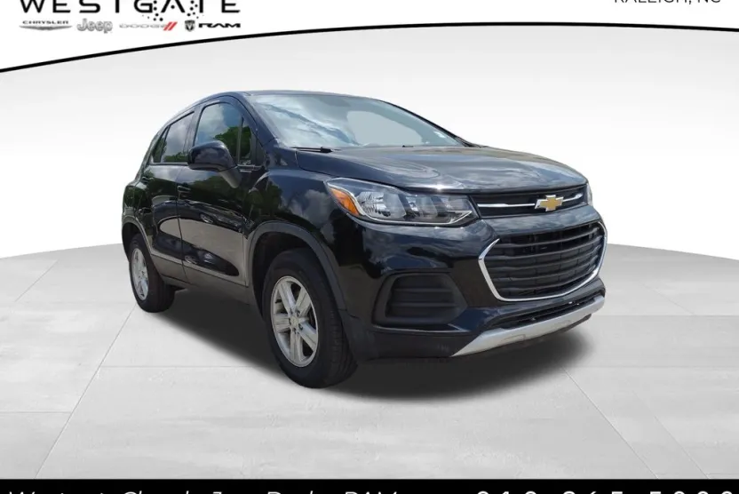 2020 Chevrolet Trax LS photo 1