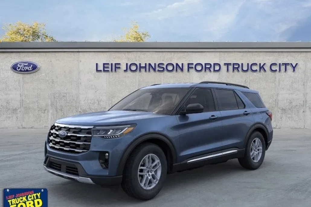 2025 Ford Explorer photo 1