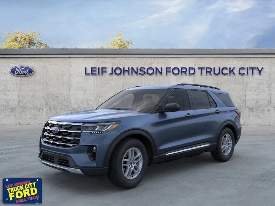 2025 Ford Explorer photo 1