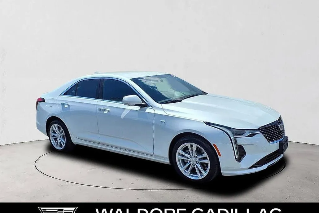 2025 Cadillac CT4 Luxury photo 1