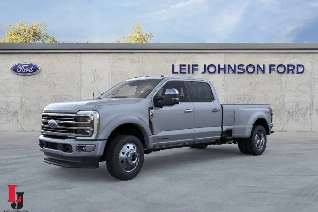 2026 Ford F-450 Platinum photo 1