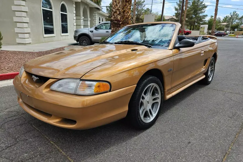 1997 Ford Mustang GT Convertible photo 1