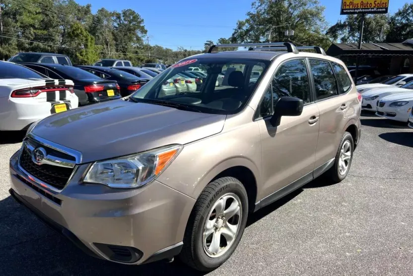 2015 Subaru Forester 2.5i photo 1