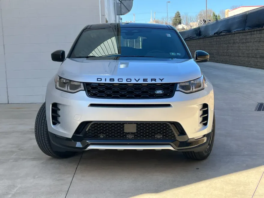 2025 Land Rover Discovery Sport Dynamic SE photo 1