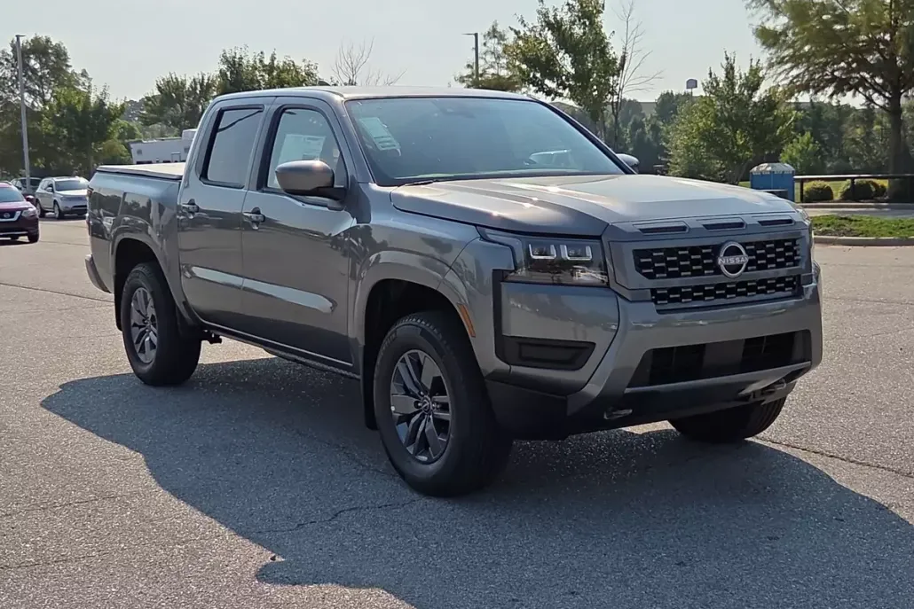 2026 Nissan Frontier Crew Cab SV photo 1