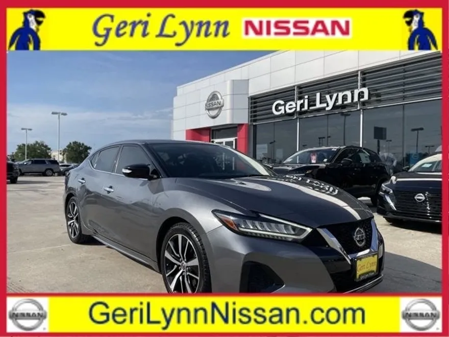 2022 Nissan Maxima SV photo 1