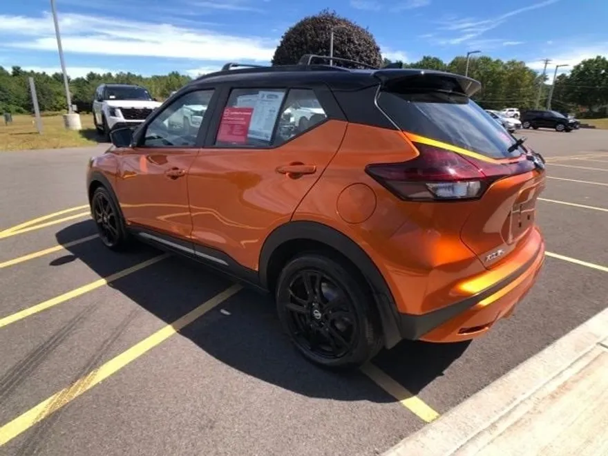 2021 Nissan Kicks SR photo 1
