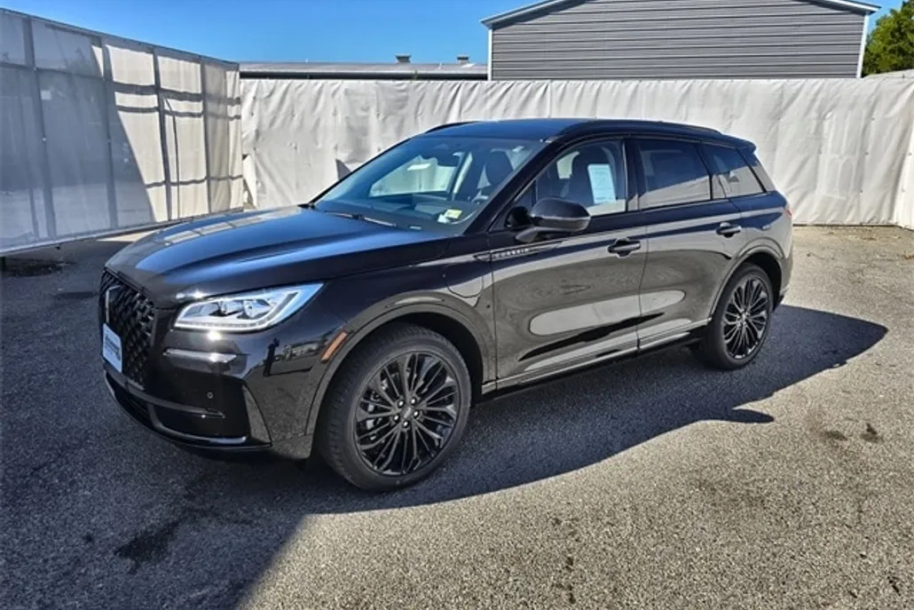 2025 Lincoln Corsair Grand Touring photo 1