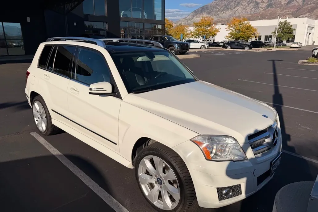 2010 Mercedes Benz GLK 350 4MATIC photo 1