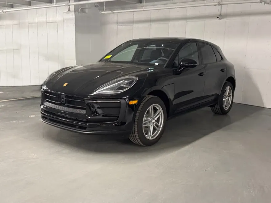 2025 Porsche Macan T photo 1