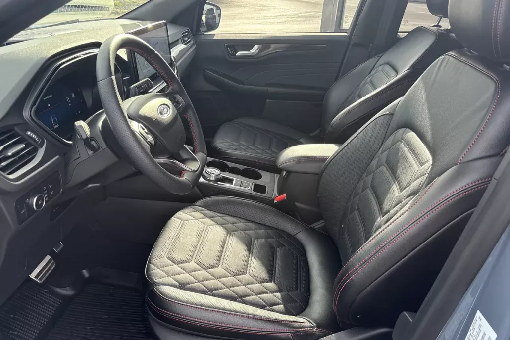2024 Ford Escape ST-Line Elite photo 1