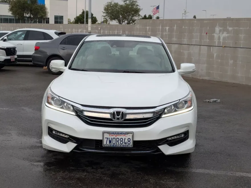 2017 Honda Accord Hybrid EX-L photo 1