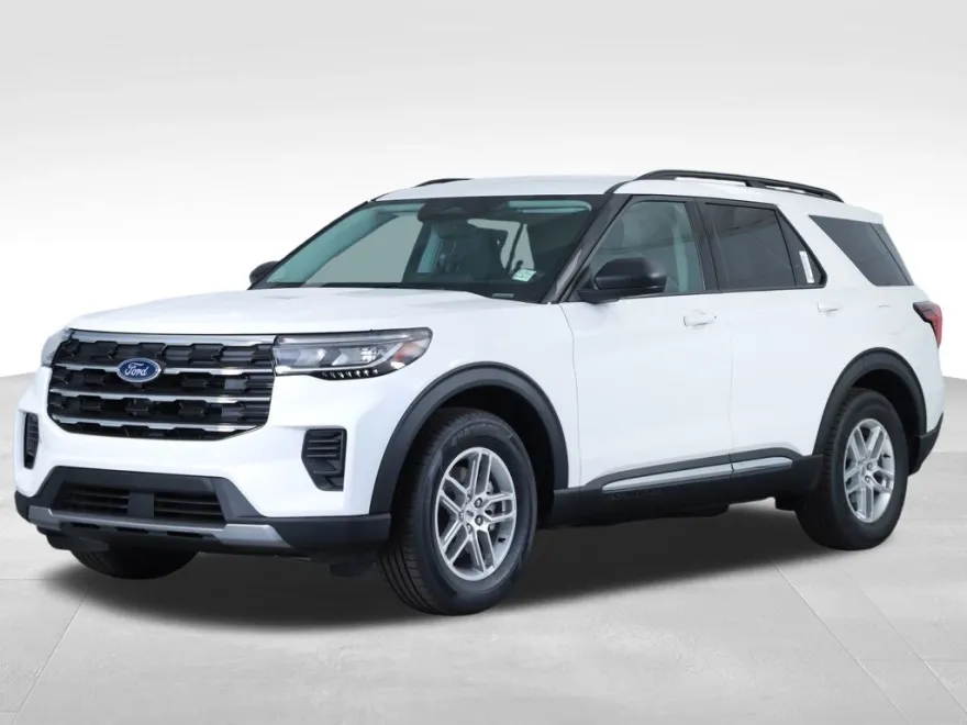 2025 Ford Explorer photo 1