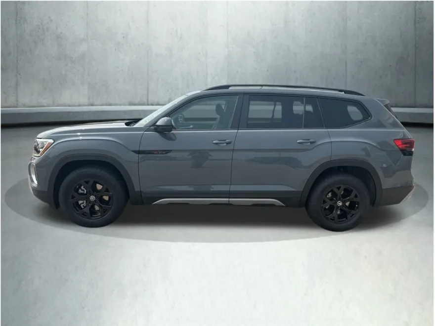 2025 Volkswagen Atlas Peak Edition SE photo 1