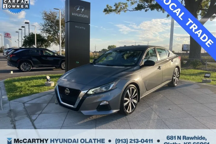 2022 Nissan Altima 2.5 SR photo 1