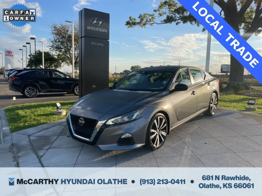 2022 Nissan Altima 2.5 SR photo 1
