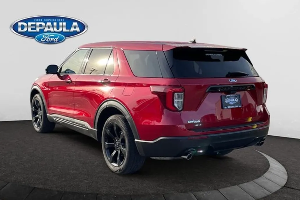 2022 Ford Explorer ST-Line photo 1