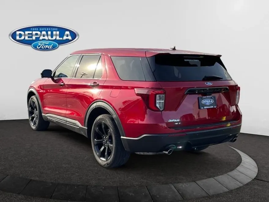 2022 Ford Explorer ST-Line photo 1