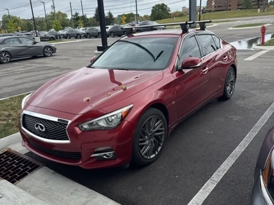 2015 Infiniti Q50 Premium photo 1