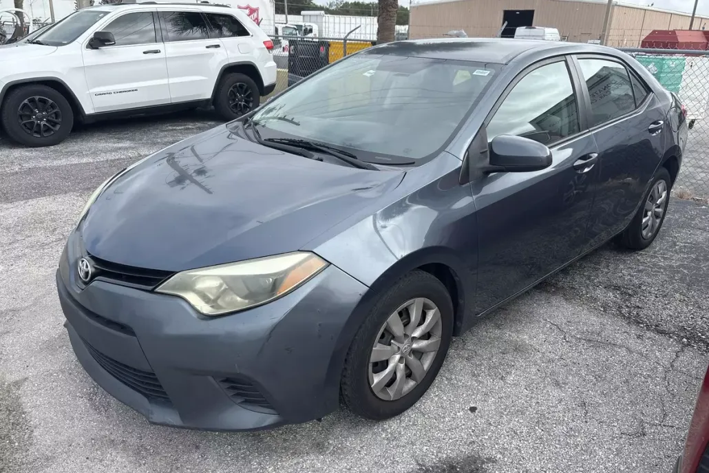 2014 Toyota Corolla L photo 1