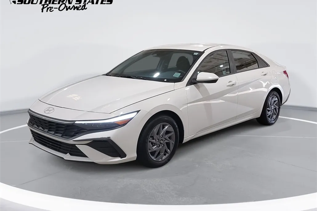 2024 Hyundai Elantra Hybrid Blue photo 1