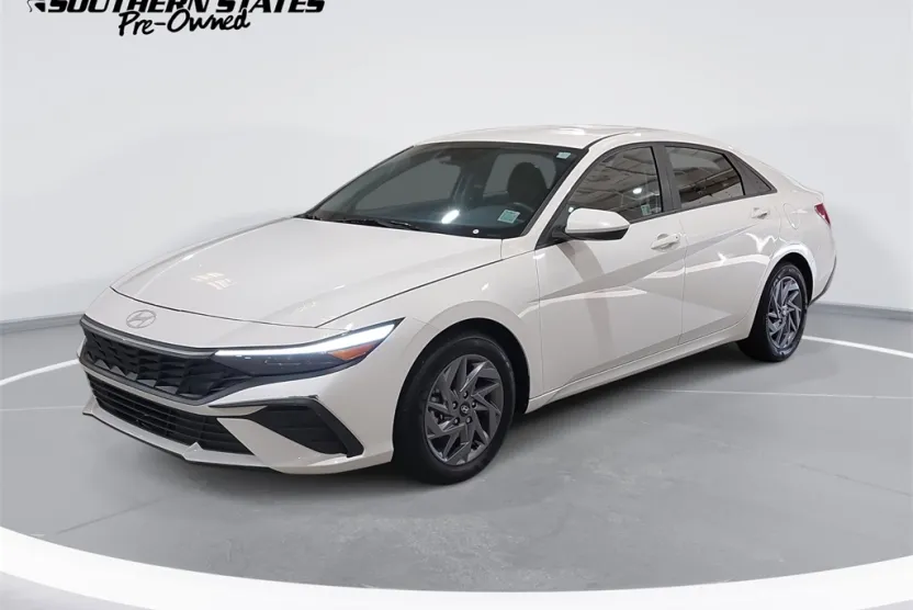 2024 Hyundai Elantra Hybrid Blue photo 1