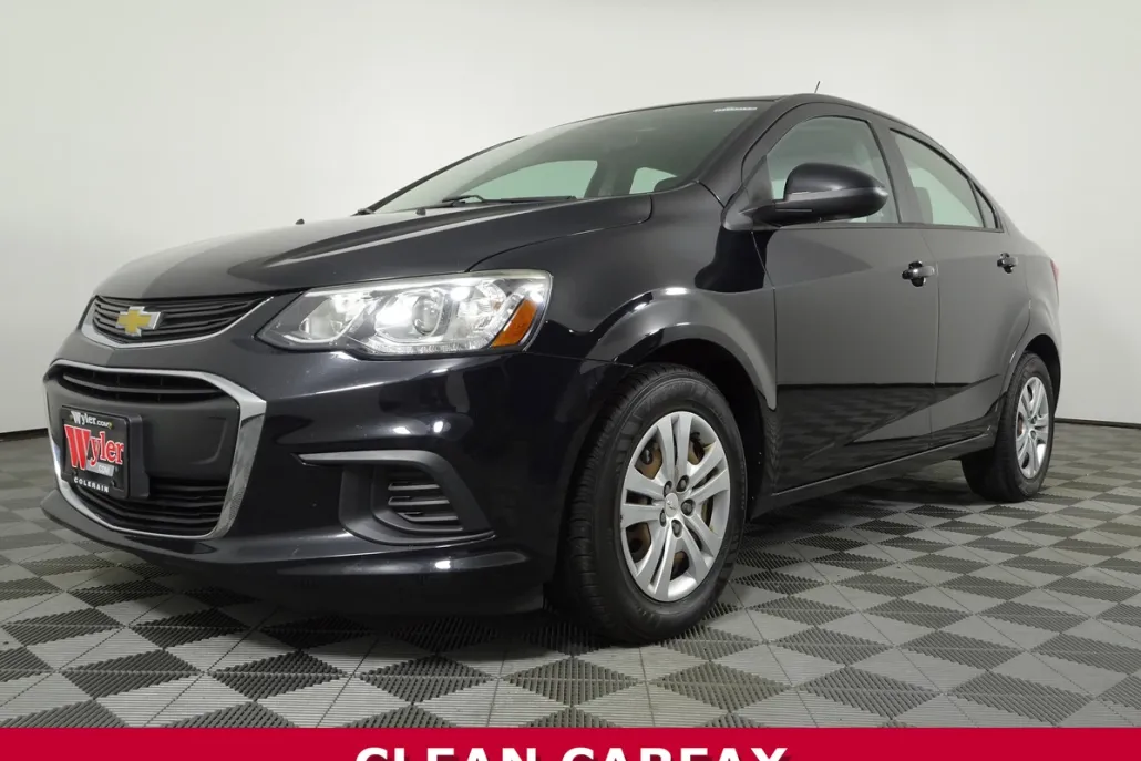 2017 Chevrolet Sonic LS photo 1