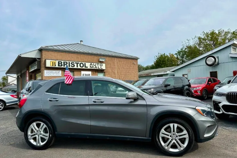 2016 Mercedes Benz GLA 250 4MATIC photo 1