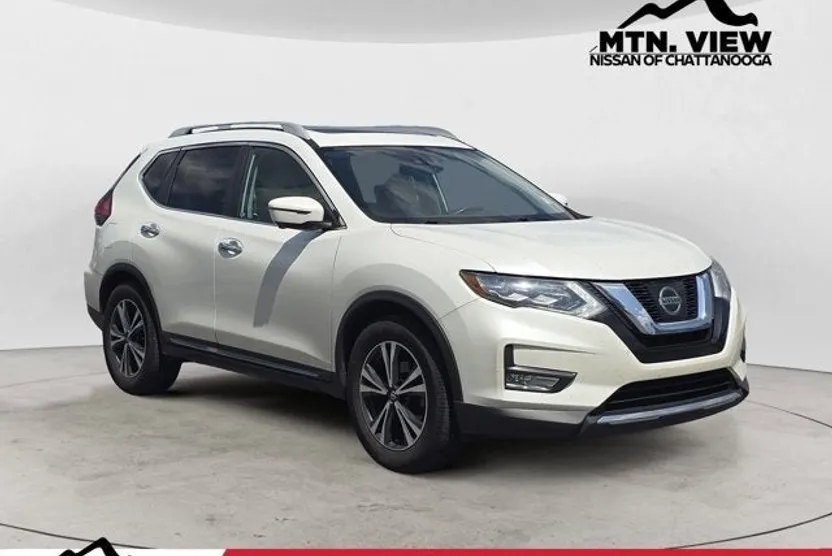 2017 Nissan Rogue SL photo 1
