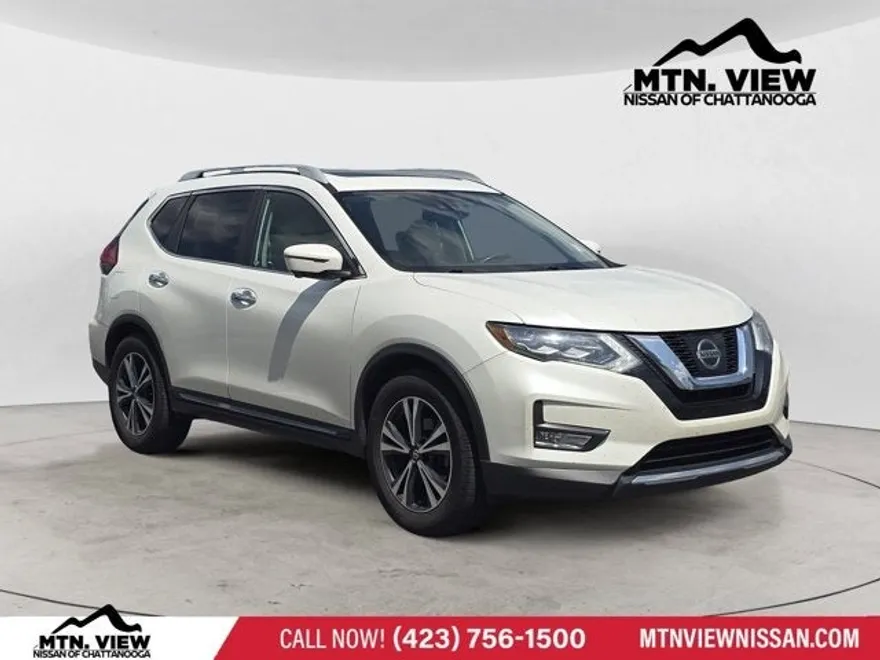 2017 Nissan Rogue SL photo 1