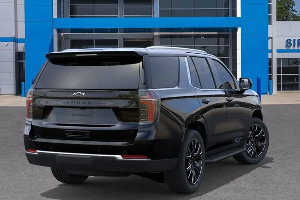 2025 Chevrolet Tahoe LS photo 1