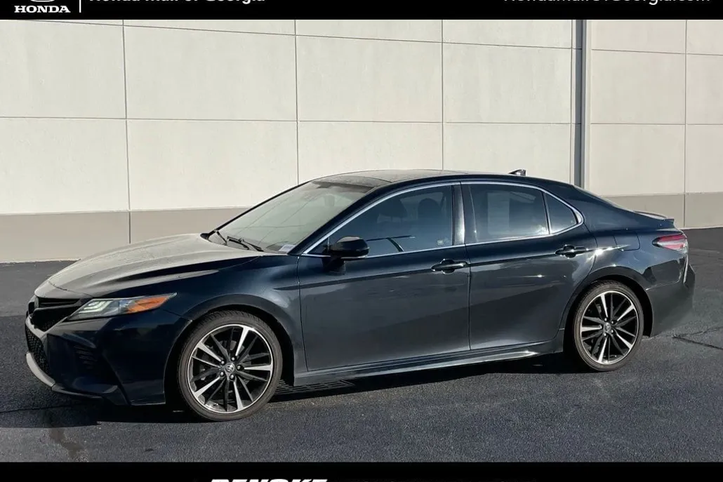 2018 Toyota Camry XSE photo 1