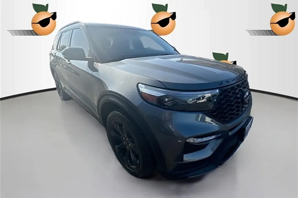 2023 Ford Explorer ST photo 1