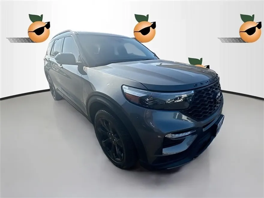 2023 Ford Explorer ST photo 1