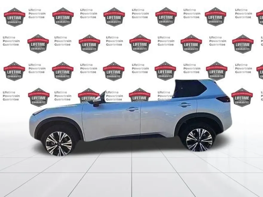 2023 Nissan Rogue SV photo 2
