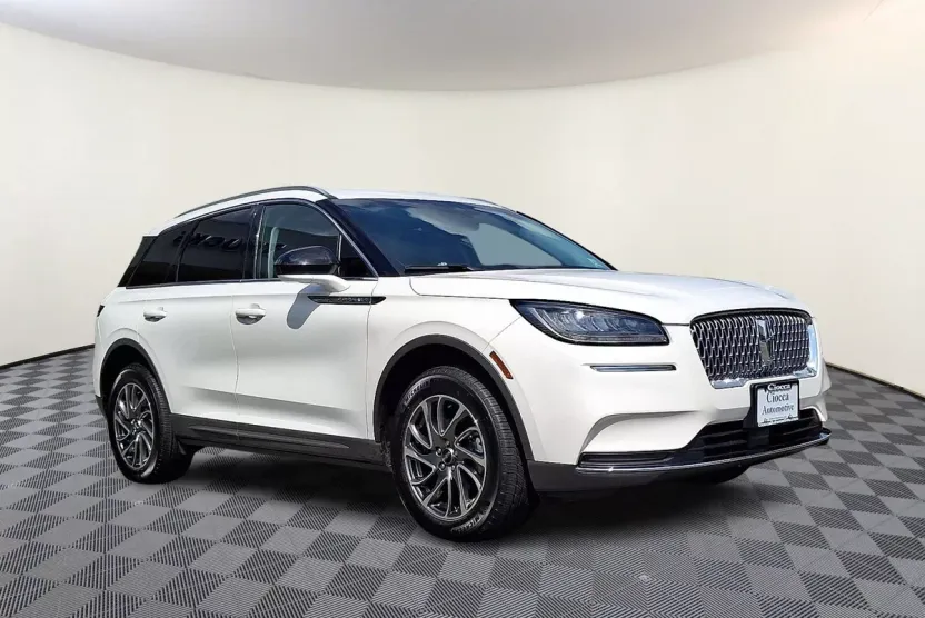 2021 Lincoln Corsair Standard photo 1