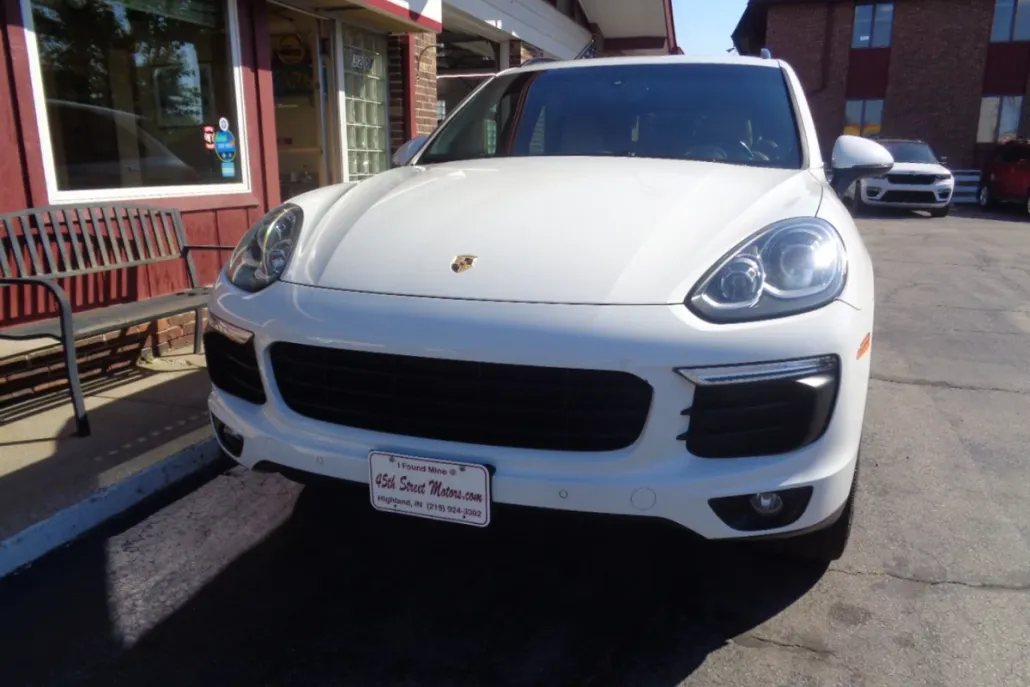 2016 Porsche Cayenne photo 1