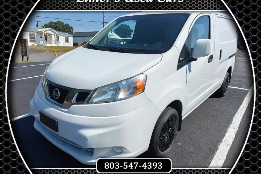 2015 Nissan NV200 SV photo 1