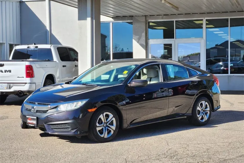 2017 Honda Civic LX photo 1