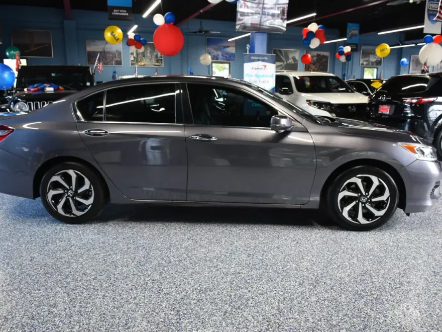 2017 Honda Accord EX-L photo 1