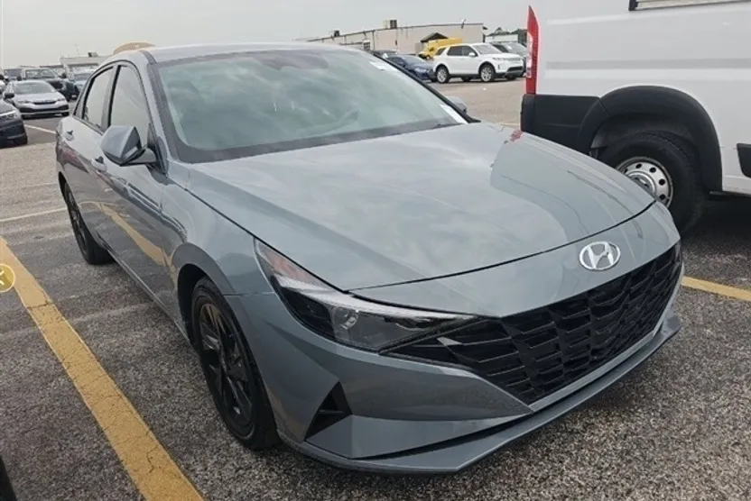 2021 Hyundai Elantra SEL photo 1