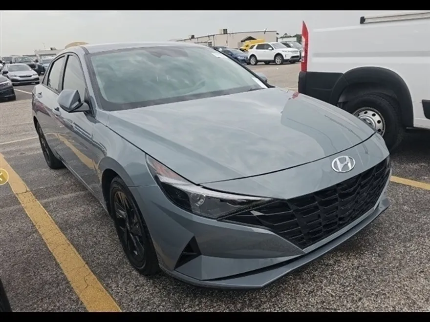 2021 Hyundai Elantra SEL photo 1