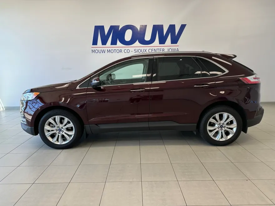 2020 Ford Edge Titanium photo 1