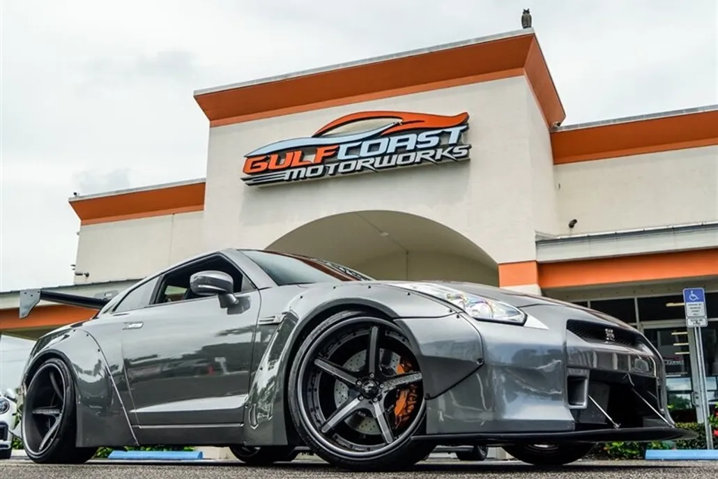 2014 Nissan GT-R Track Edition photo 1